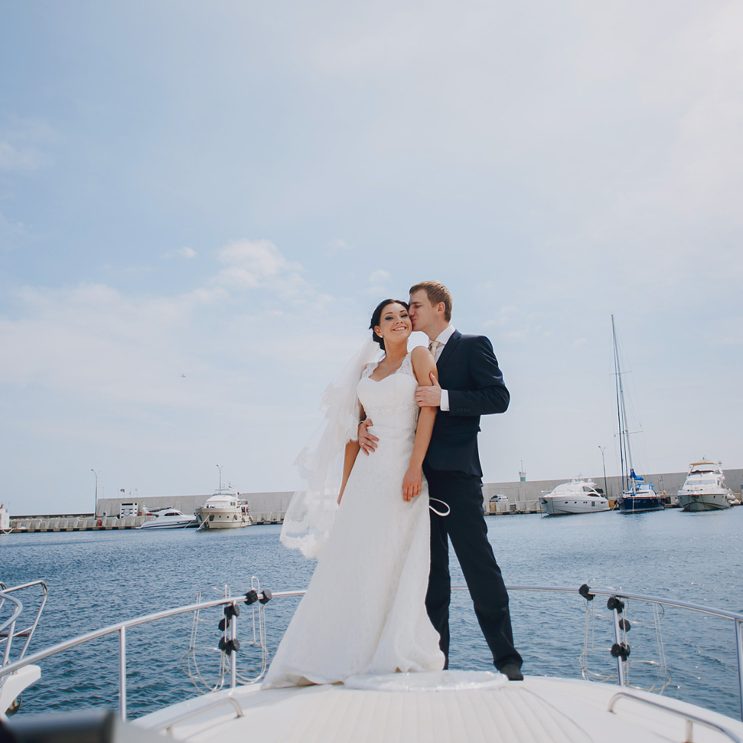BODA OFICIAL EN EL MAR